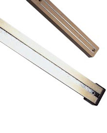 Magnetic tool rack
